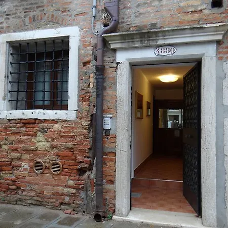 Studio Ai Crociferi * Venice