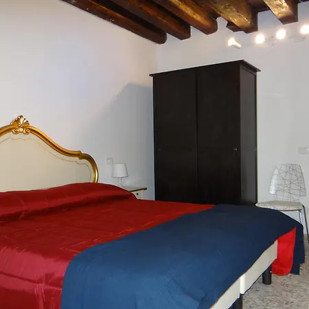 Apartment Studio Ai Crociferi Venice
