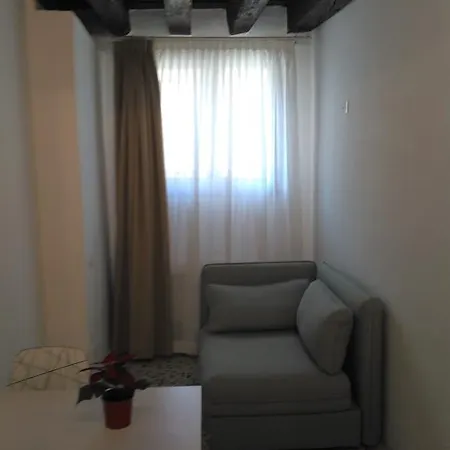 Studio Ai Crociferi Apartment